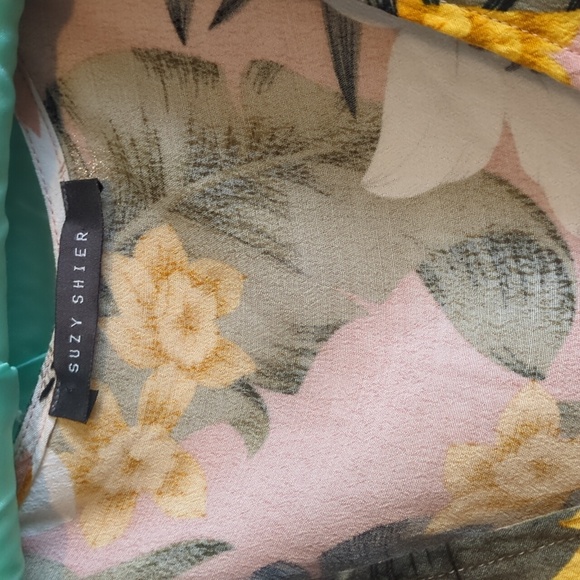 Button front blouse - Picture 3 of 4